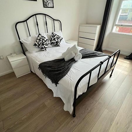 Fully Equipped 2 Bed Flat On Old Compton St! Apartment ลอนดอน ภายนอก รูปภาพ